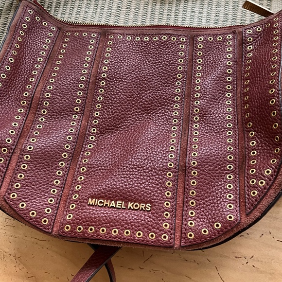 Fall Brown Michael Kors Bag, Lightly Used, Gorgeous Gold detailing, Crossbody - Picture 6 of 8